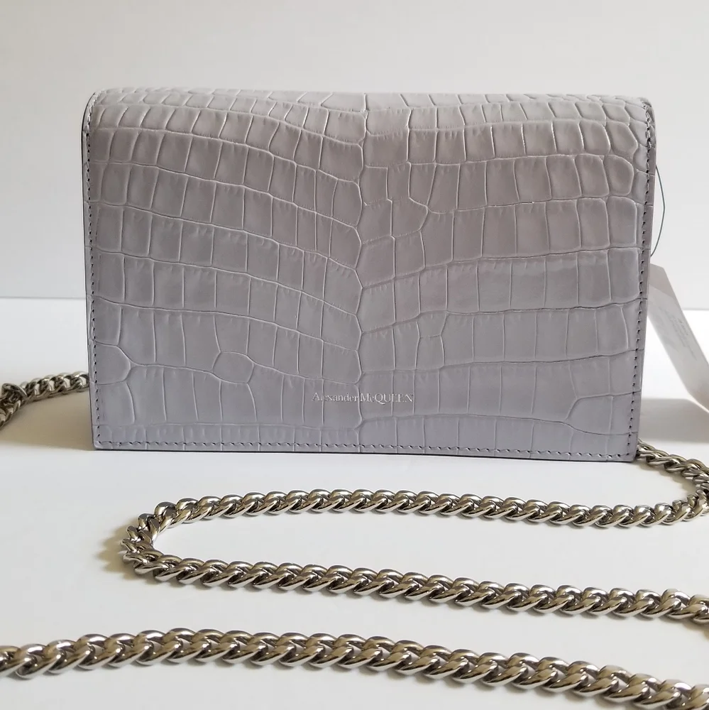 Alexander McQueen Croc-Embossed Leather Skull Crossbody Bag Lavender - Picture 3 of 11